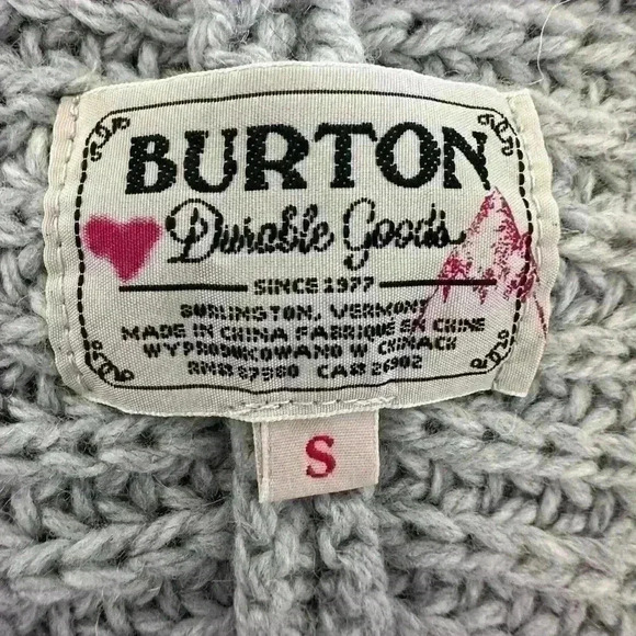Women's Gray Burton Cardigan Size S Small New with Tags Long Sleeve Warm - Picture 8 of 10